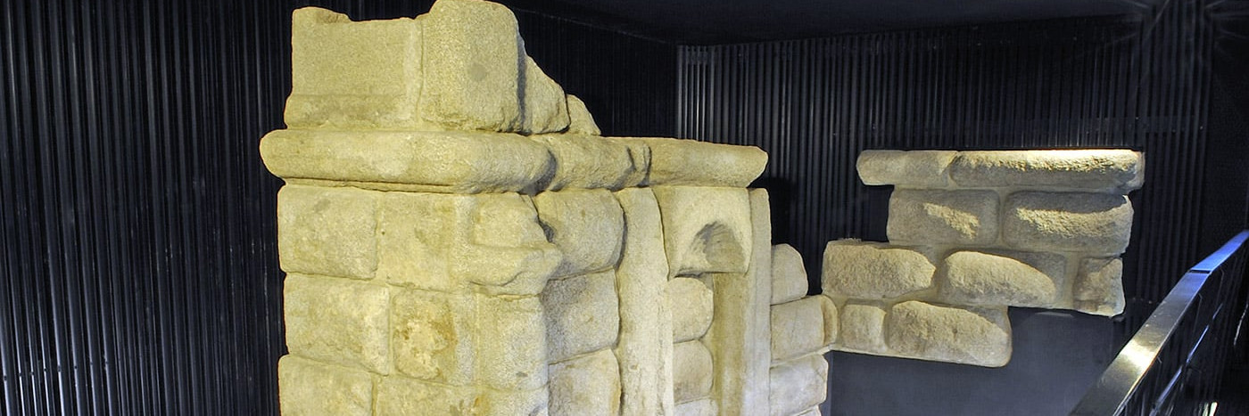 Canos-del-Peral-Arch-Historico